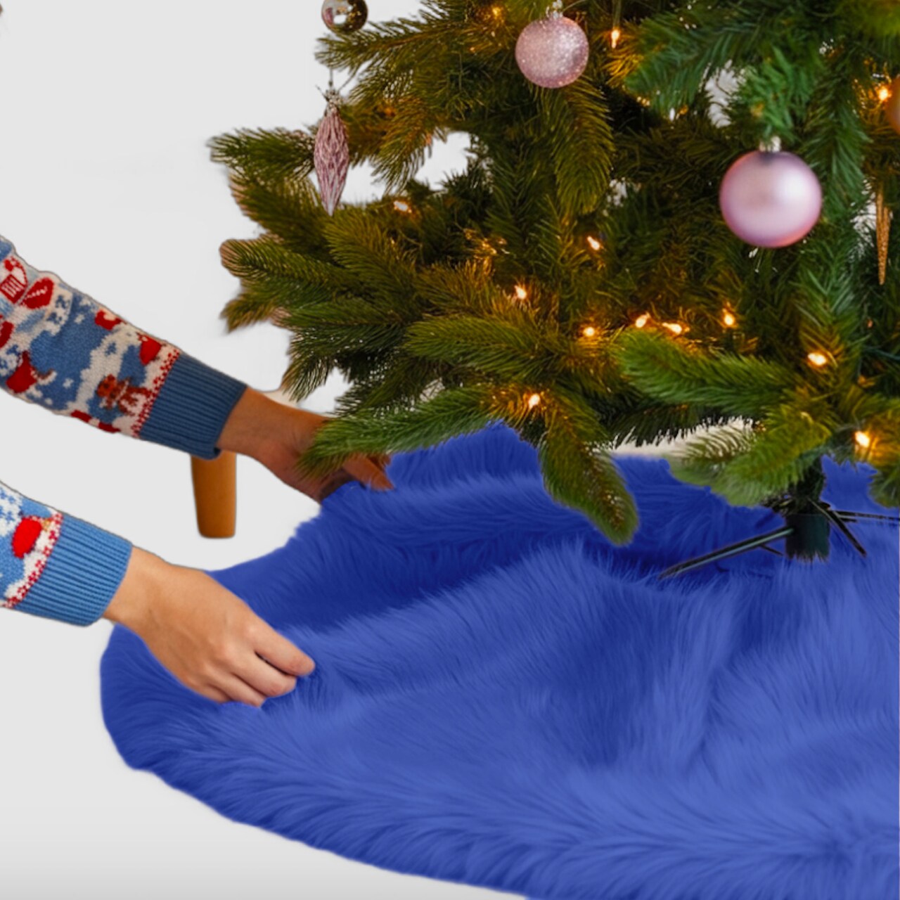 FabricLA Royal Blue Faux Fur Tree Skirt Cut - 30-Inches with Rounded Edges (No Backing) for Christmas